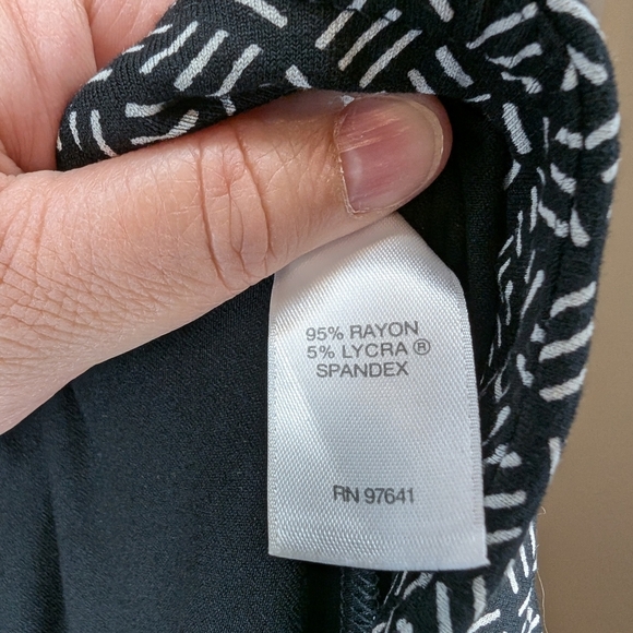 J. Jill Wearever Collection Women's Large Long Skirt Black White Rayon Lycra - Picture 6 of 7